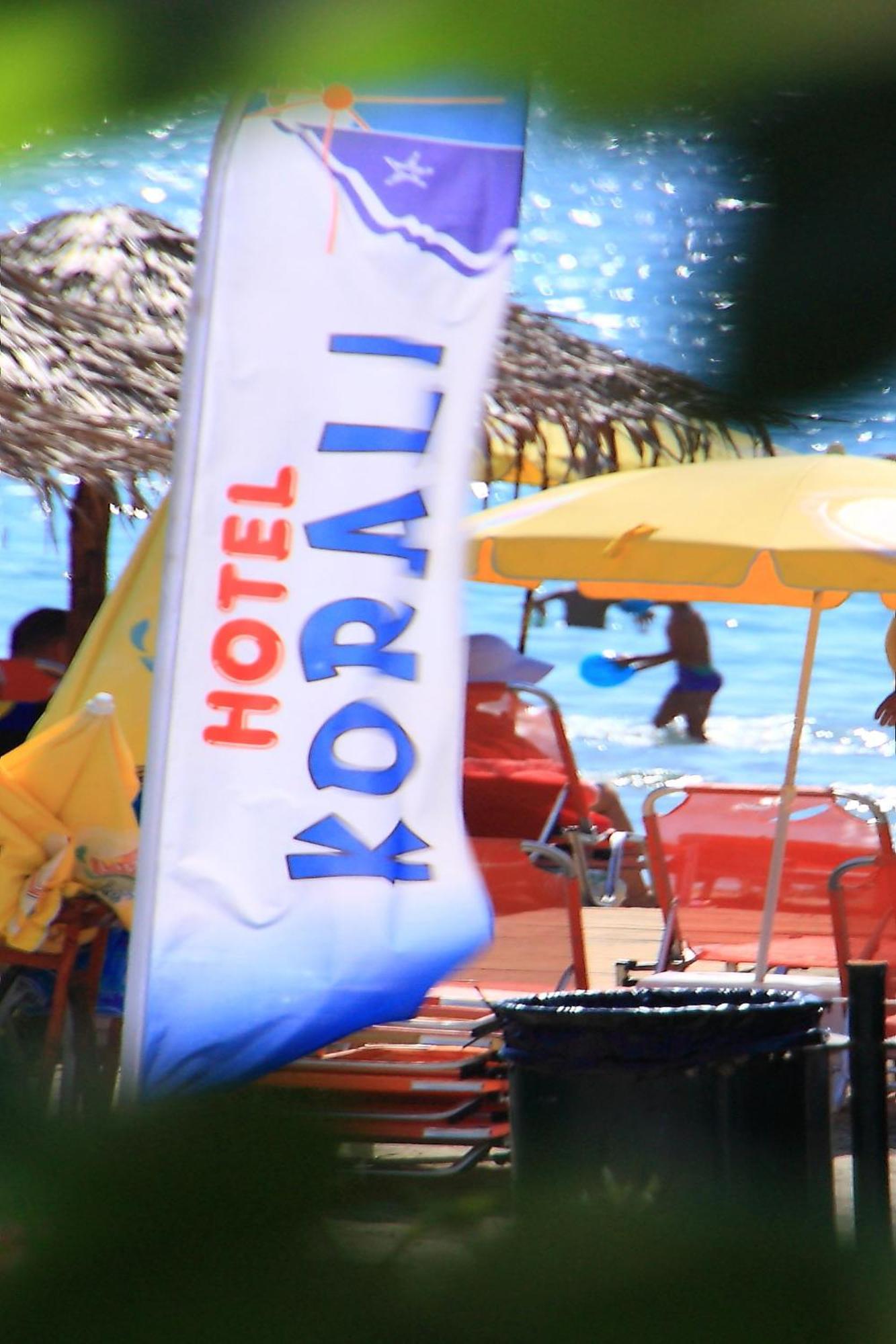 Korali Hotel Paralía Buitenkant foto