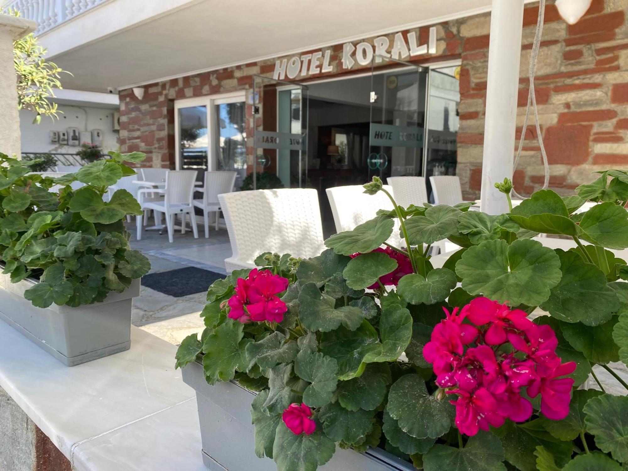 Korali Hotel Paralía Buitenkant foto