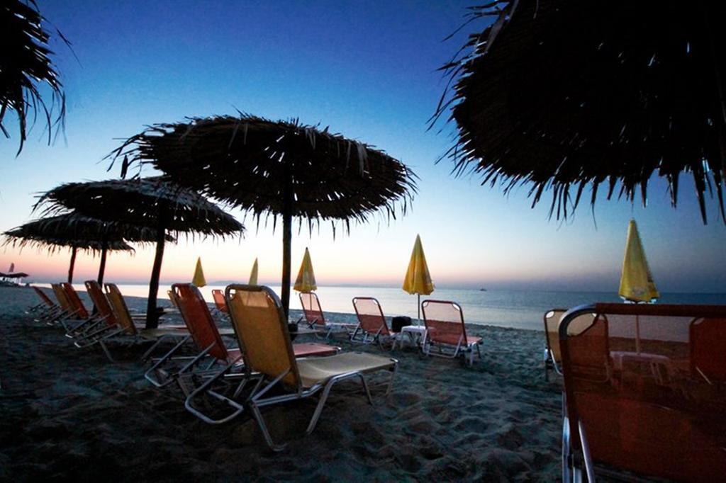 Korali Hotel Paralía Buitenkant foto