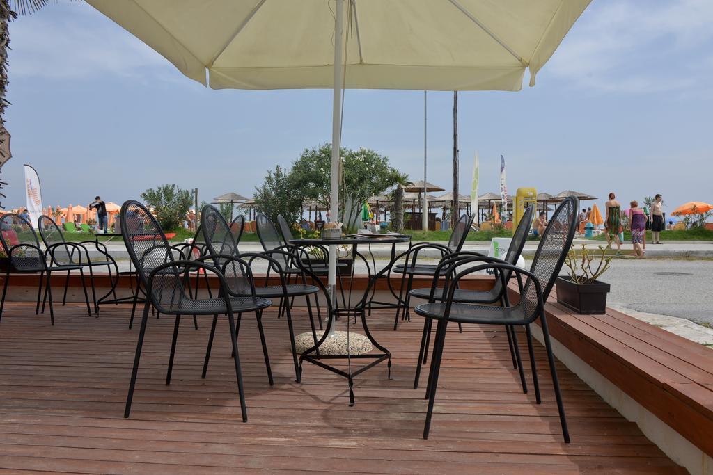 Korali Hotel Paralía Buitenkant foto