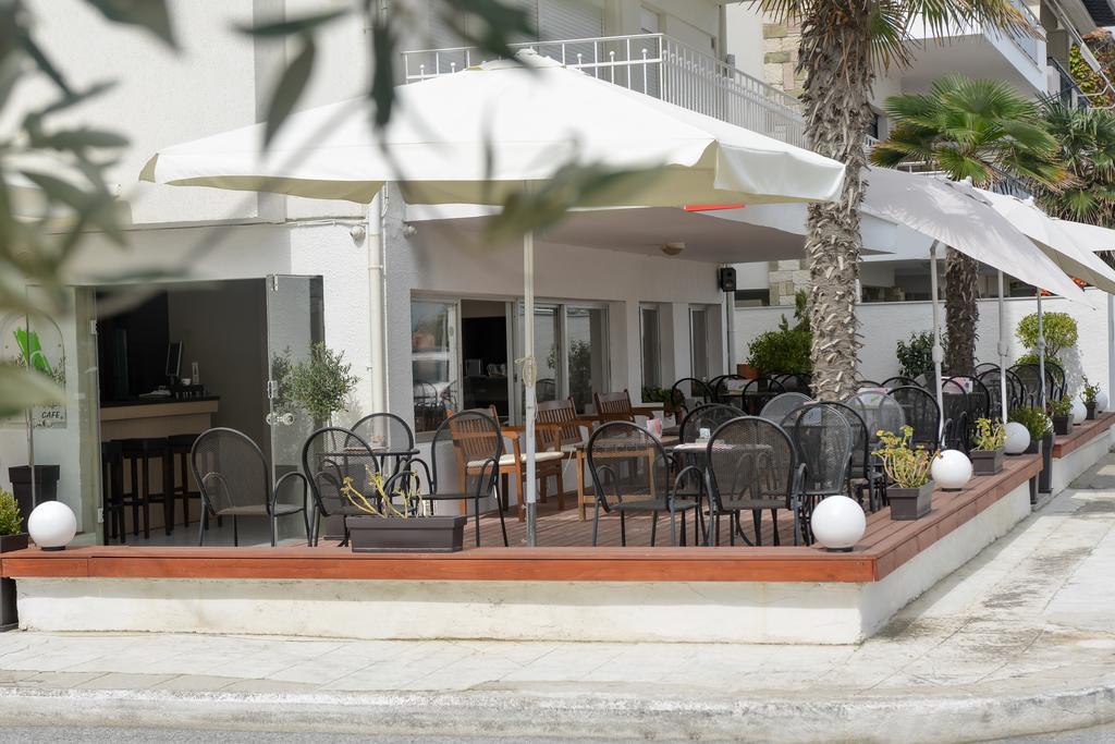Korali Hotel Paralía Buitenkant foto